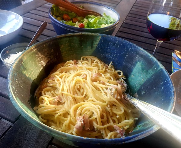 Spaghetti mit Schinken-Kräuter-Sauce